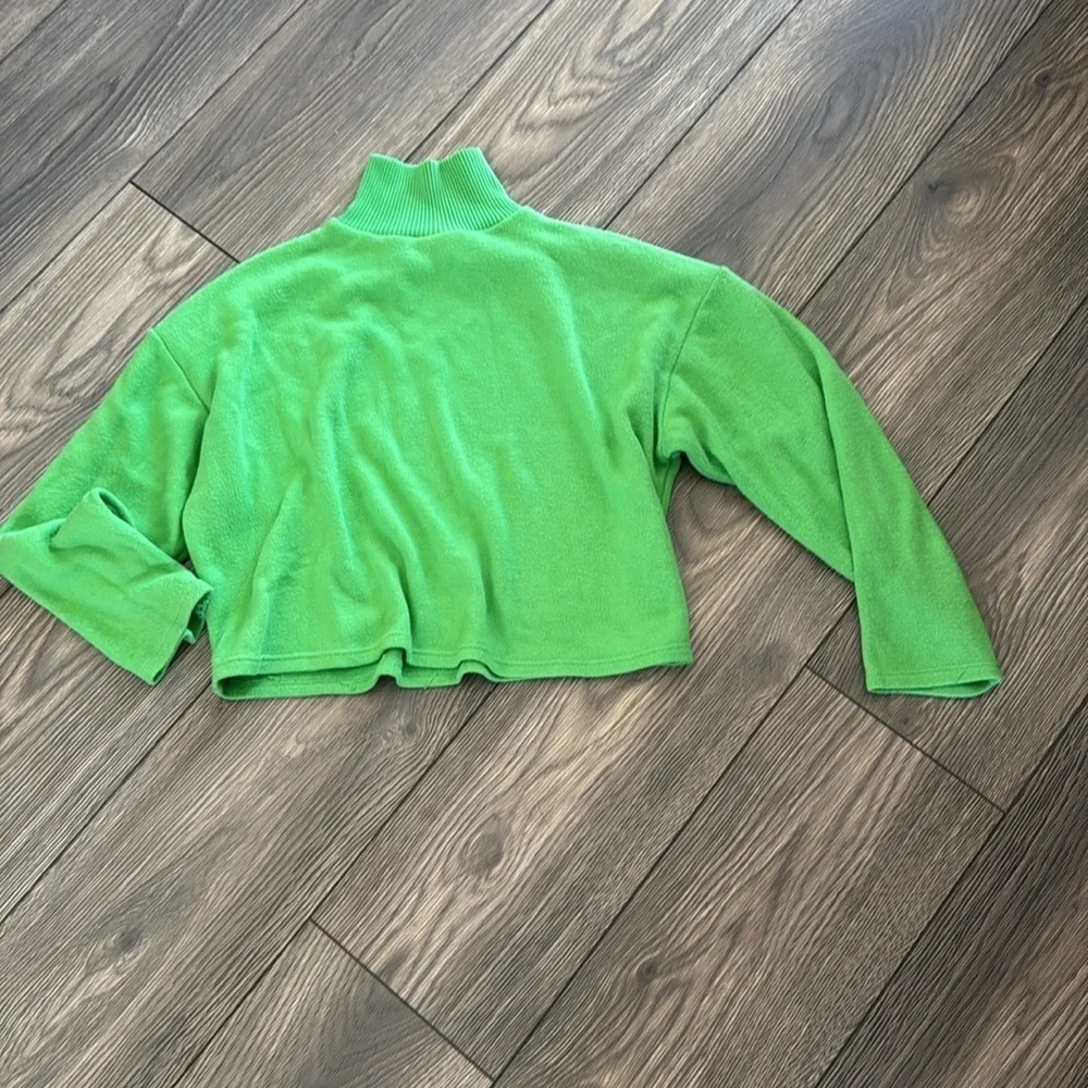 Zara Bright Green Knit crop Sweater long sleeve